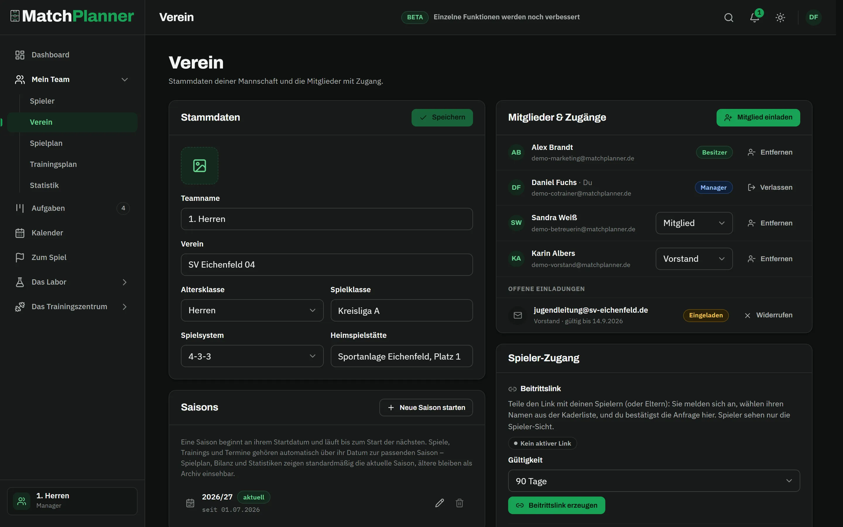 Team-Seite „Verein“ des Demo-Teams: links die Stammdaten mit Teamname, Verein und Spielsystem, rechts die Mitgliederliste mit den Rollen Besitzer, Manager, Mitglied und Vorstand sowie einer offenen Einladung an die Jugendleitung