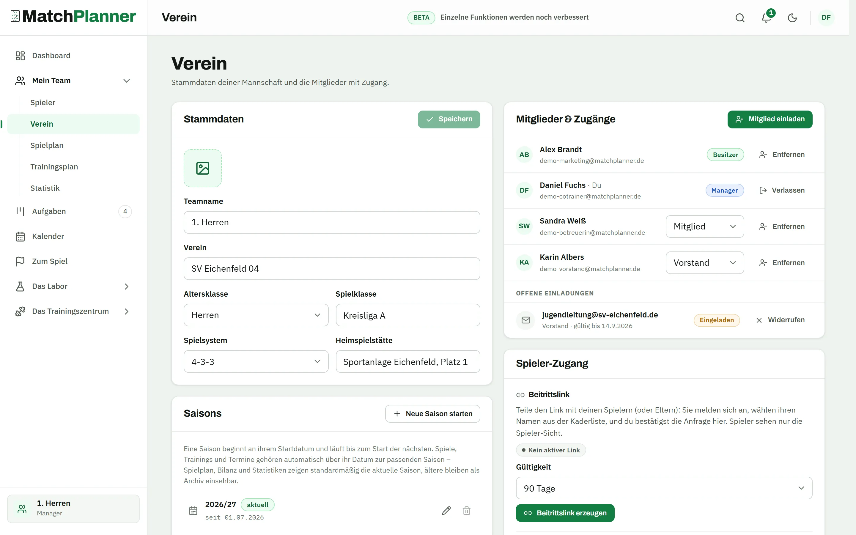 Team-Seite „Verein“ des Demo-Teams: links die Stammdaten mit Teamname, Verein und Spielsystem, rechts die Mitgliederliste mit den Rollen Besitzer, Manager, Mitglied und Vorstand sowie einer offenen Einladung an die Jugendleitung
